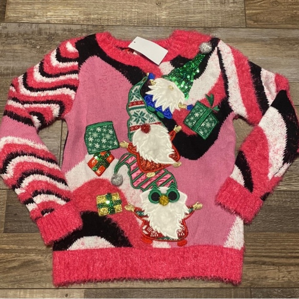 New Girls 7 33 Degrees Long
Sleeve Crewneck Gnomes
Christmas Sweater